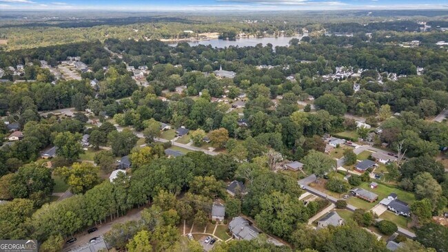 Building Photo - 541 N White St