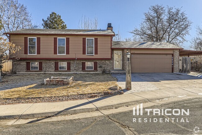 Building Photo - 11112 Dahlia Way