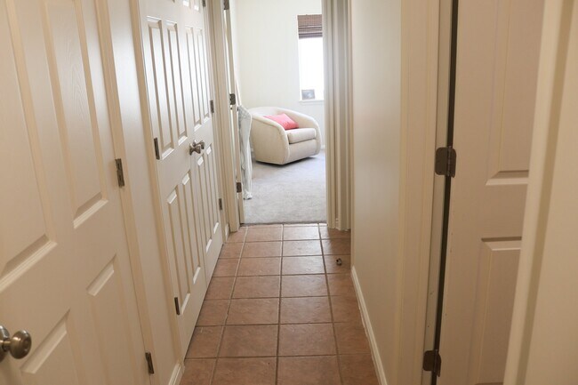Building Photo - 356 Clintwood Dr