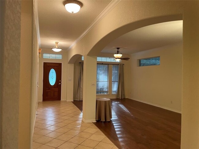Building Photo - 120 Brazos Dr