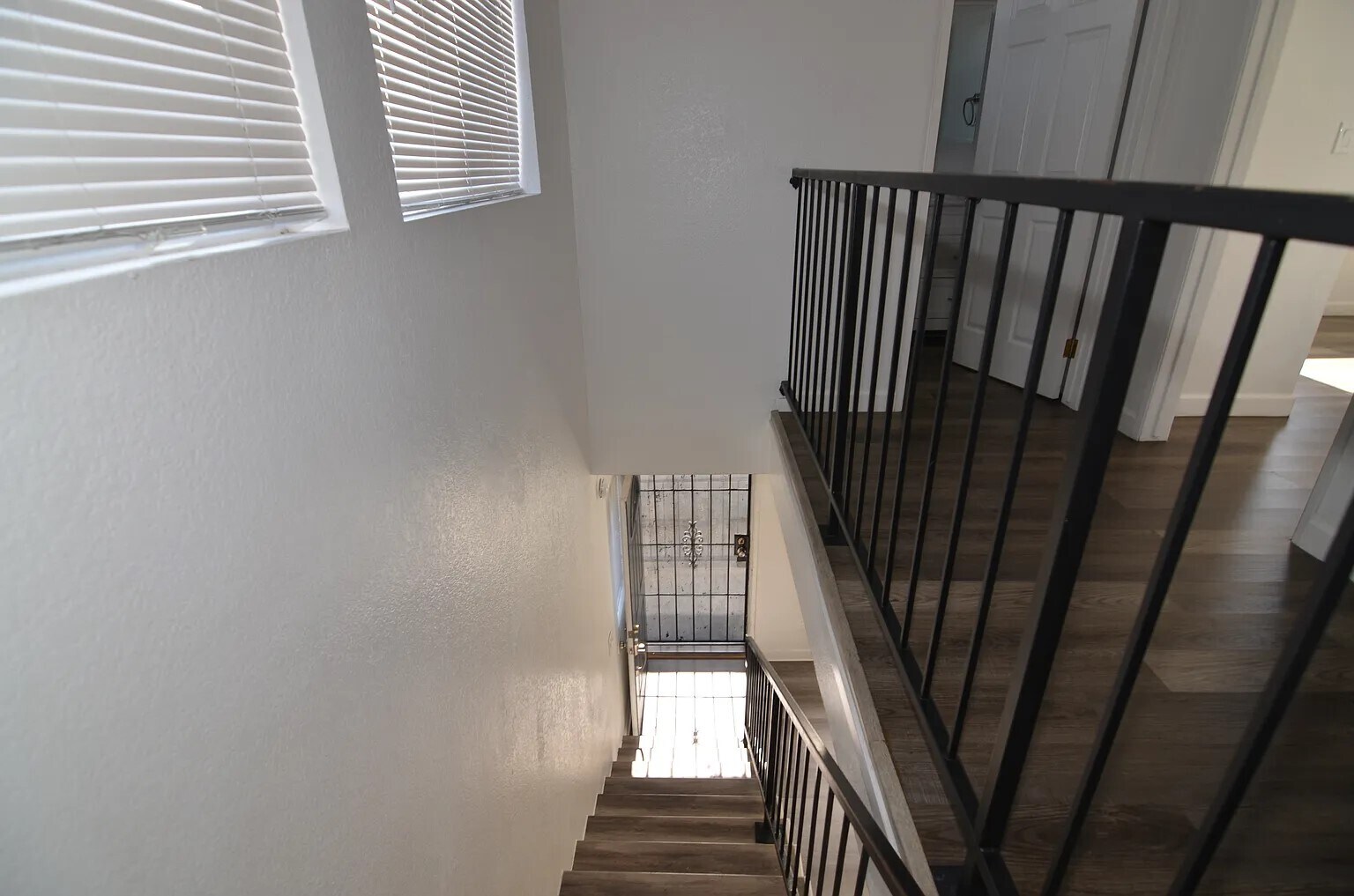 Building Photo - 668 W 15th St