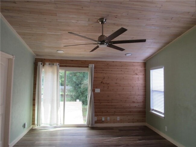 Building Photo - 1603 Shotwell Ln