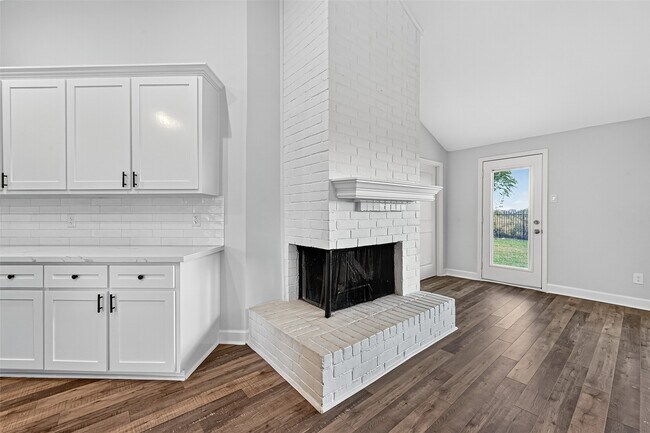 Building Photo - 1114 Briarmead Dr