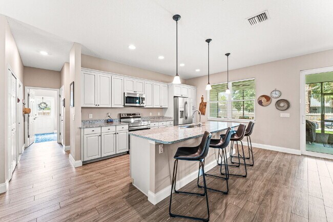 Building Photo - 3/2, fully fenced single family home in NW...