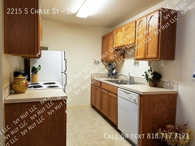 Building Photo - 2215 S Chase St