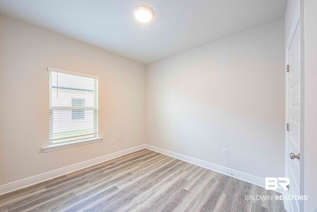 Building Photo - 31543 Lyon Rd