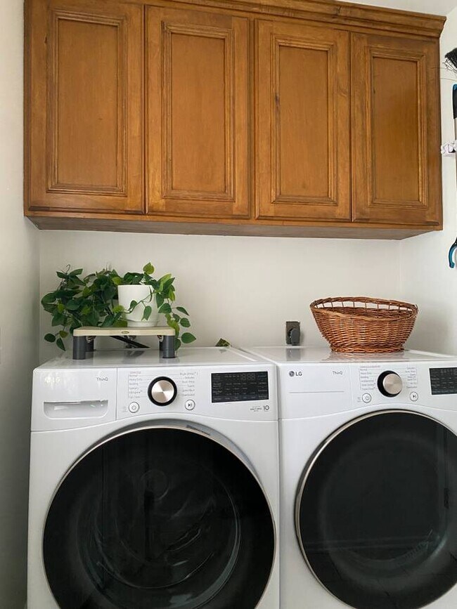 Building Photo - 5029 Douglas Ln