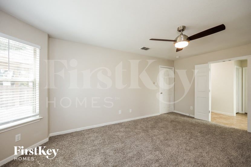 Building Photo - 10711 Ranchland Fox