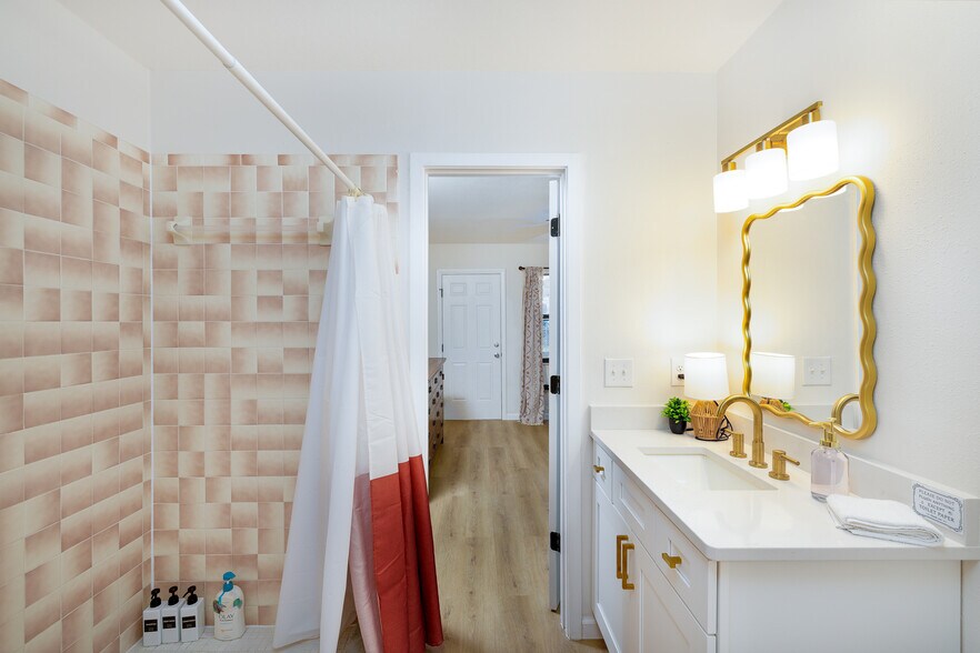 Building Photo - 4936 40th Ave N