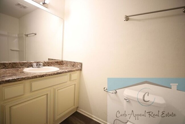 Building Photo - Move in special $800!! Beautiful 3 bed / 2 bath home - Nettleton!!