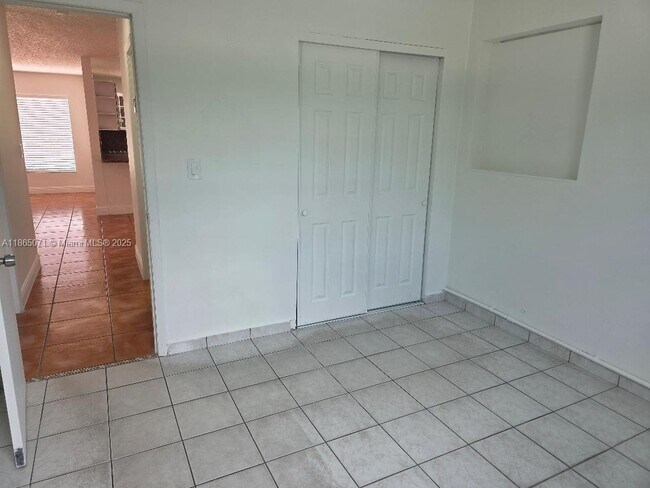 Building Photo - 9915 SW 87th St