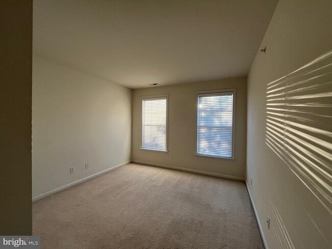 Building Photo - 895 Chatfield Rd