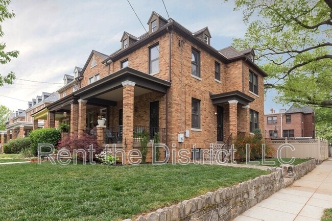 Primary Photo - 5600 3rd St NW