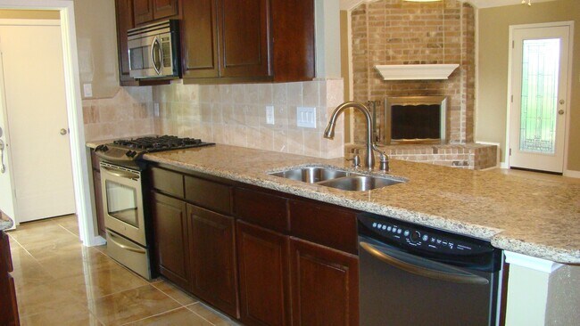 Building Photo - 2715 Sunbird Dr