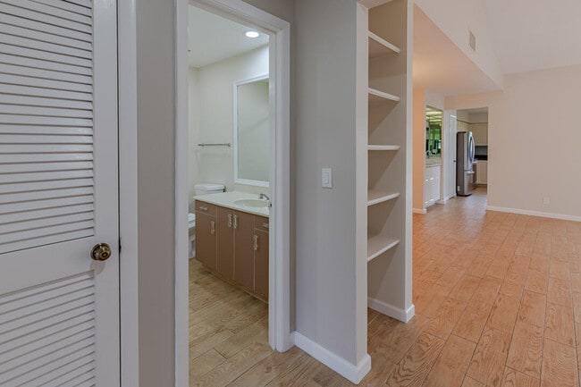 Building Photo - 2525 SW Egret Pond Cir