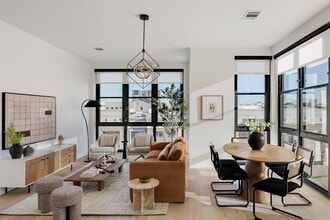 Building Photo - 800 Embassy Dr