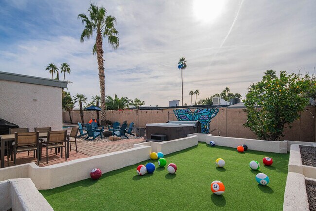 Building Photo - 6411 E Thunderbird Rd