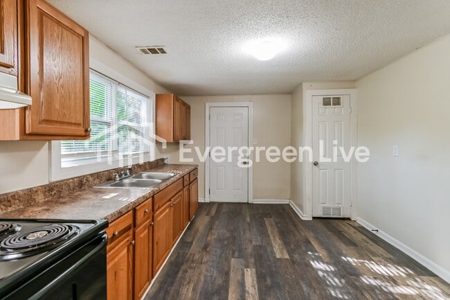 Building Photo - 375 George Rd