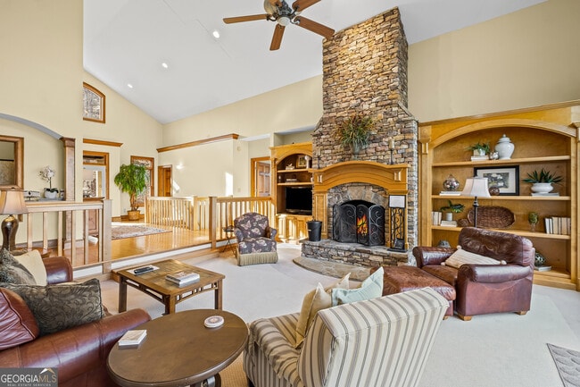 Building Photo - 339 Willow Dr