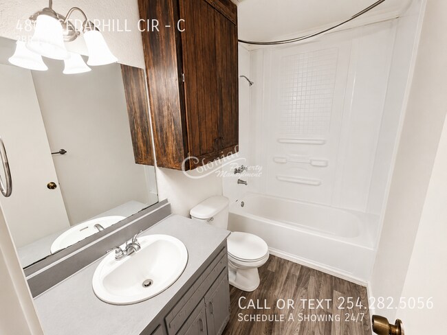 Building Photo - 4805 Cedarhill Cir