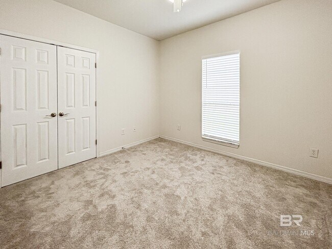 Building Photo - 33171 Stables Dr