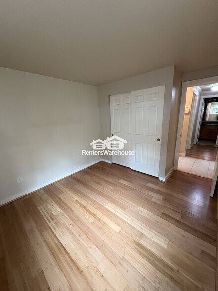 Building Photo - 9822 NE 122nd St