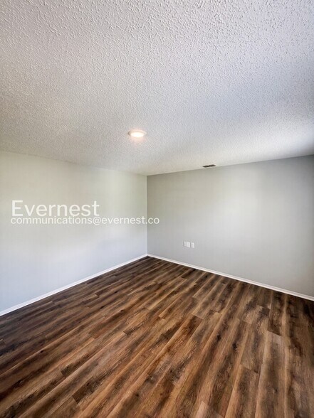 Building Photo - 10485 Lightwood St