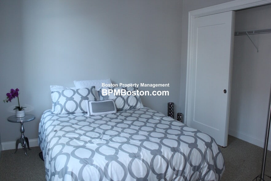Building Photo - 2 Merrymount Pky