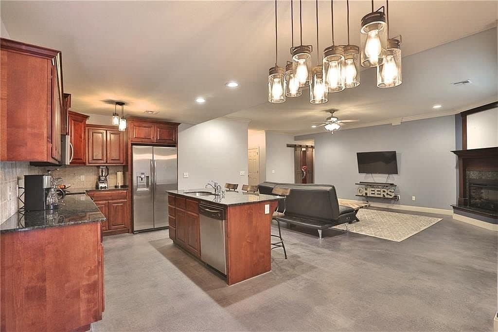 Building Photo - 1210 Medway Ln