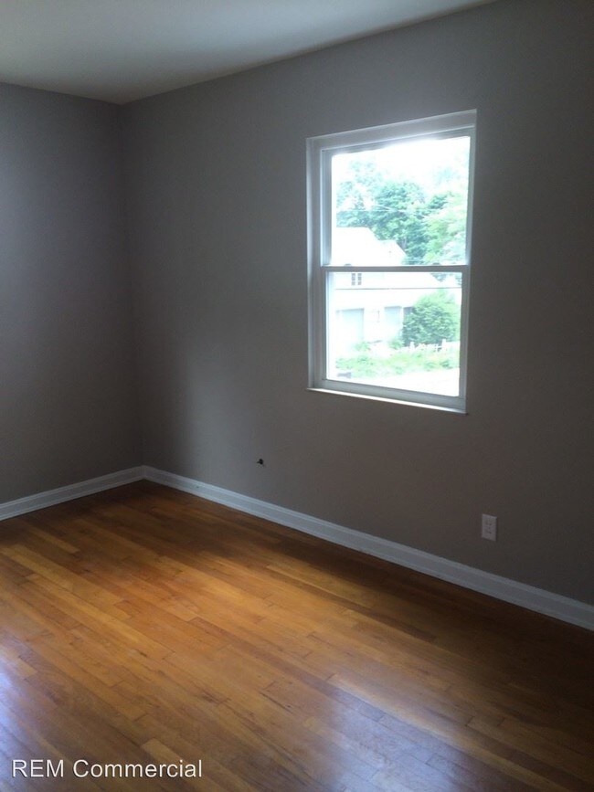 Building Photo - 240 S Portage Path