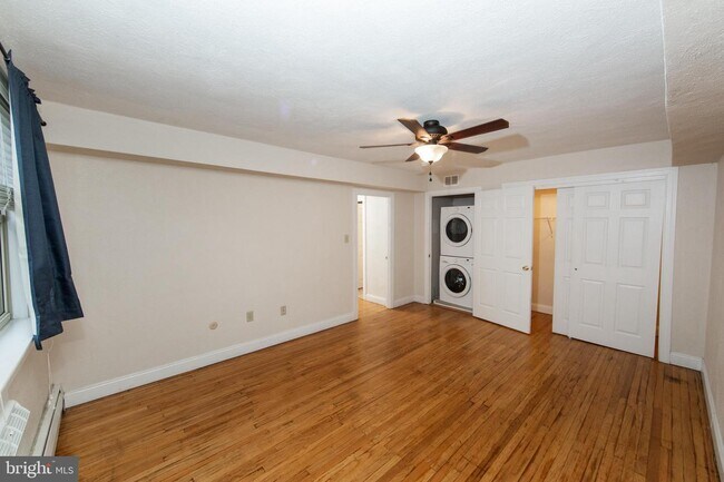 Building Photo - 231 Sharpless St