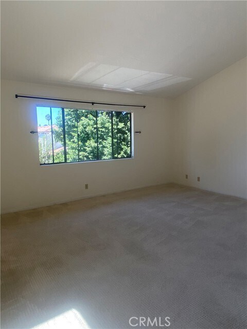 Building Photo - 1204 Elm Ave