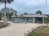Building Photo - 720 E Gulf Blvd