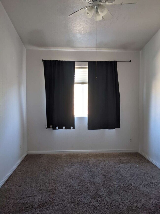 Building Photo - 3-Bed Townhouse in Saint George with Spacious 1400 Sq Ft Layout "