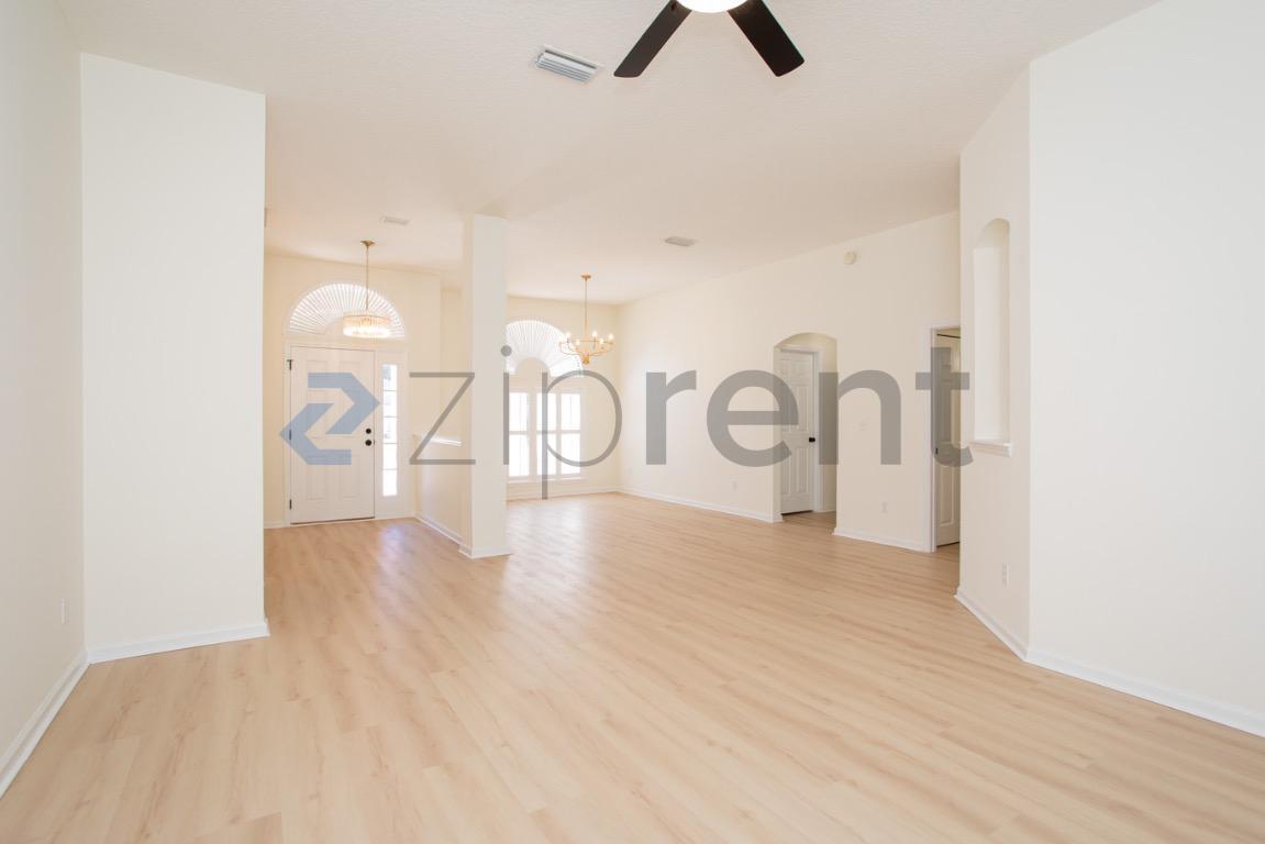 Building Photo - 10721 Long Cove Ct