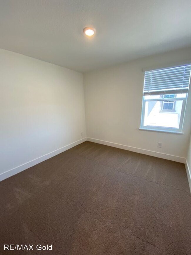 Building Photo - 3 br, 2.5 bath House - 1982 Amazonite Drive