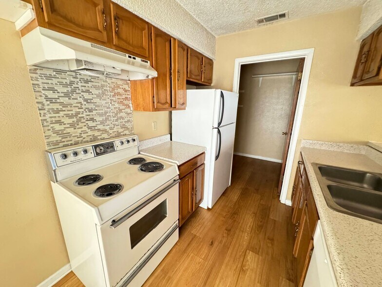 Building Photo - 1302 Covey Ln