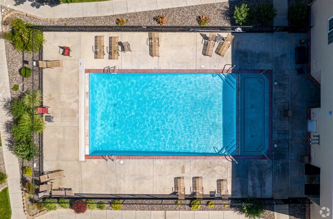 Building Photo - Apartments @ Falls Crossing Phase "1" (A,B,C)