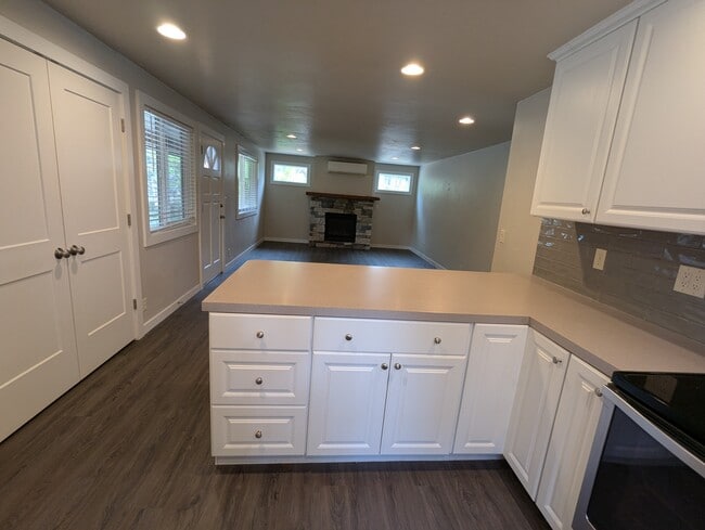 Building Photo - 60865 Jasmine Pl