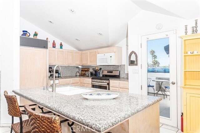 Building Photo - 1720 W Oceanfront
