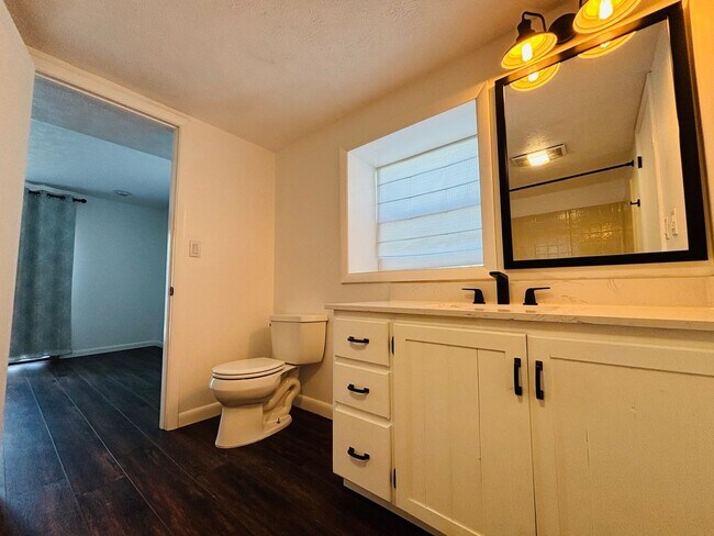 Building Photo - 3 Bedroom, 2 Bath House in Woodbine w/walking trail access