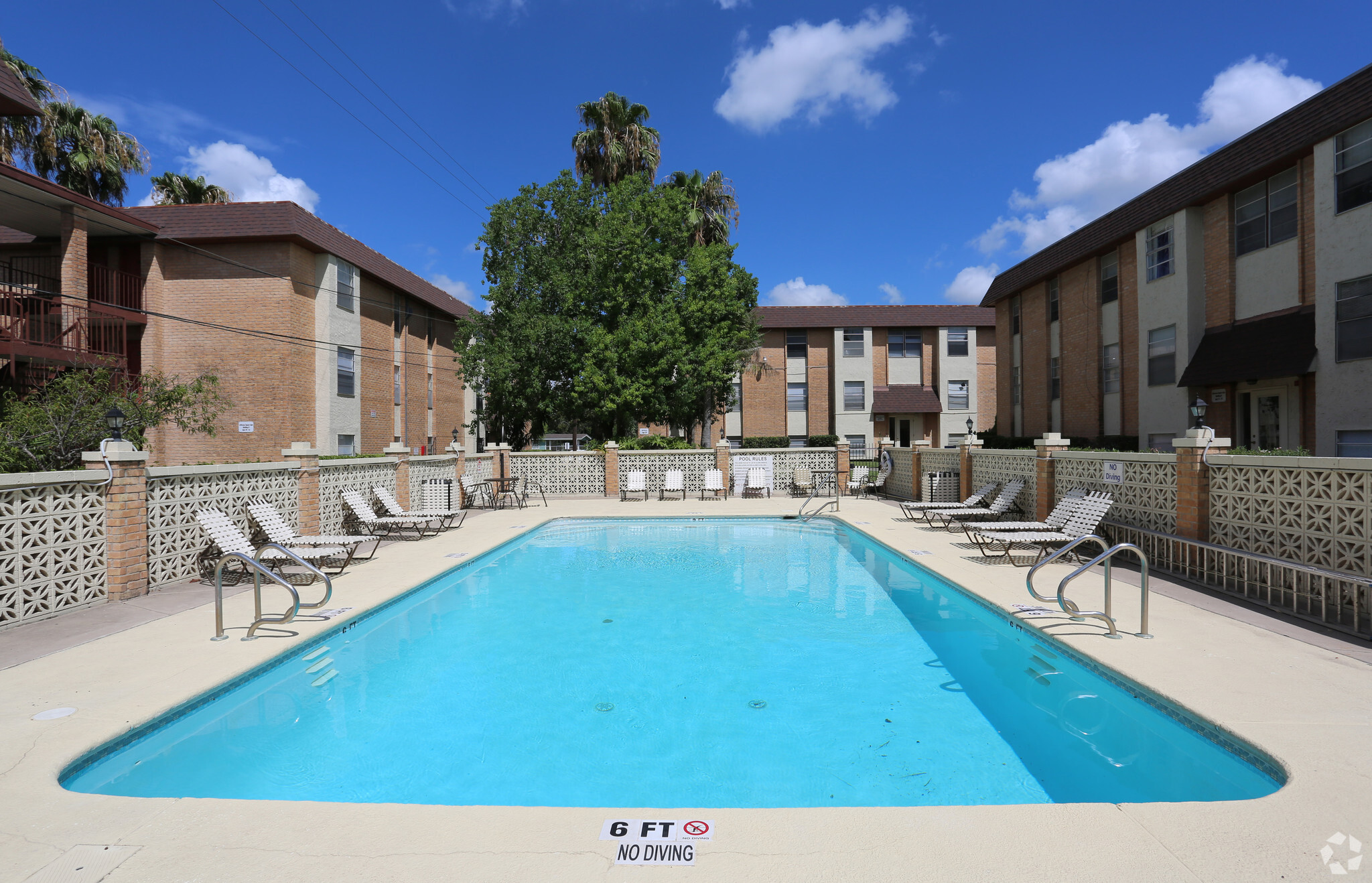 Building Photo - Jefferson Square Apartments