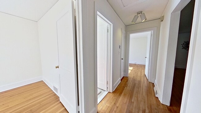 Building Photo - 2408 Providence Rd