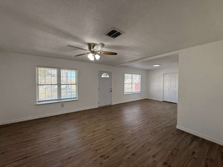 Building Photo - 7642 Quail St