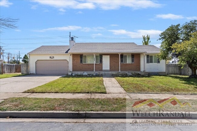 Primary Photo - Beautiful Rental Home in Highland