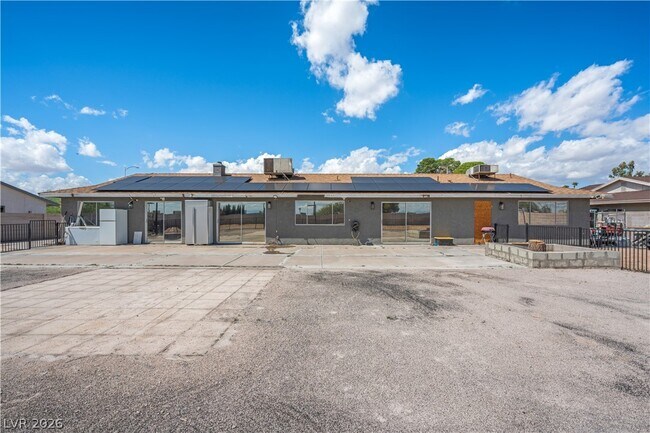 Building Photo - 1936 Casa Vista Dr