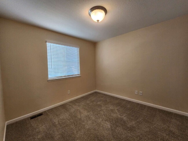 Building Photo - Nice Updated 3 Bedroom 2 Bath Two Story Home in Parker!