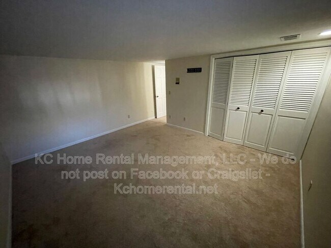 Building Photo - 209 Woodbridge Ln