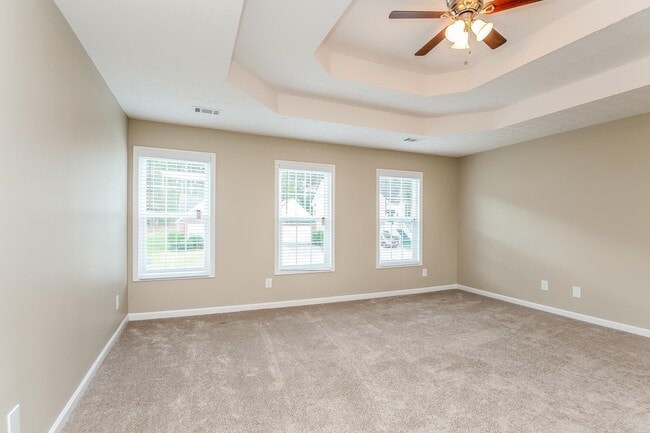 Building Photo - 103 Harbour Lake Dr