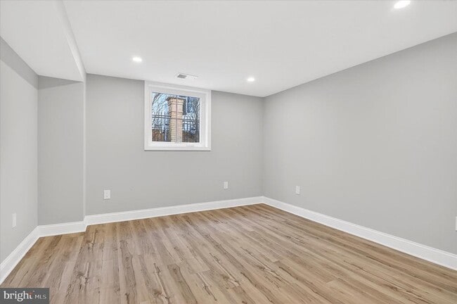 Building Photo - 1607 N Glebe Rd